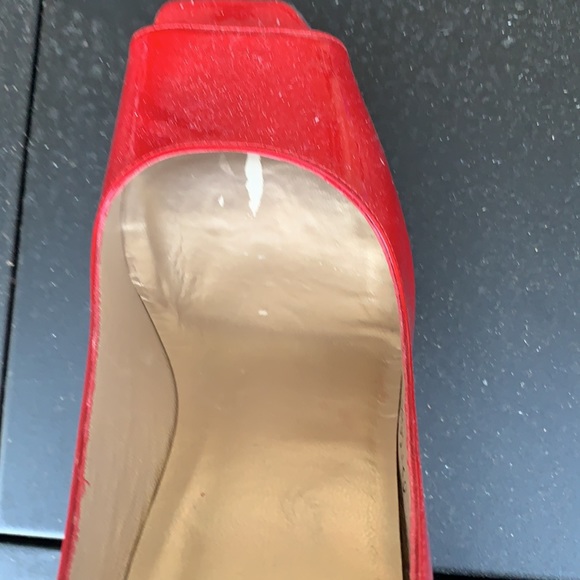 🌈HP🌈 STUART WEITZMAN gorgeous peep toe heels. Only flaw is I removed pads. - Picture 8 of 9